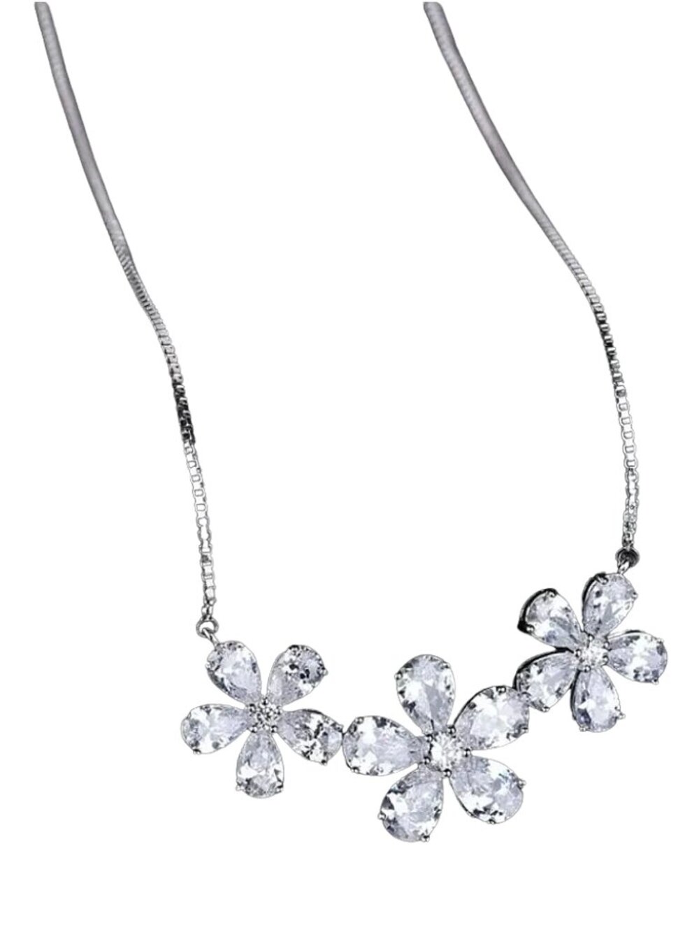 Gorgeous Three-Flower Rhinestone Silver Necklace
